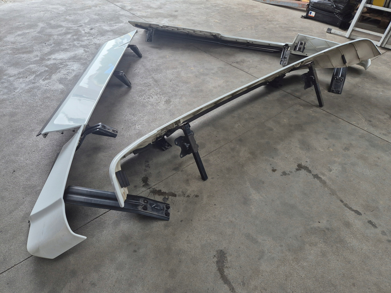 FORD SPOILERY OWIEWKI KABINY KOMPLET FORD F-MAX 500 CARGO - Aerodinámica/ Spoiler para Camión: foto 5 FORD SPOILERY OWIEWKI KABINY KOMPLET FORD F-MAX 500 CARGO - Aerodinámica/ Spoiler para Camión: foto 5