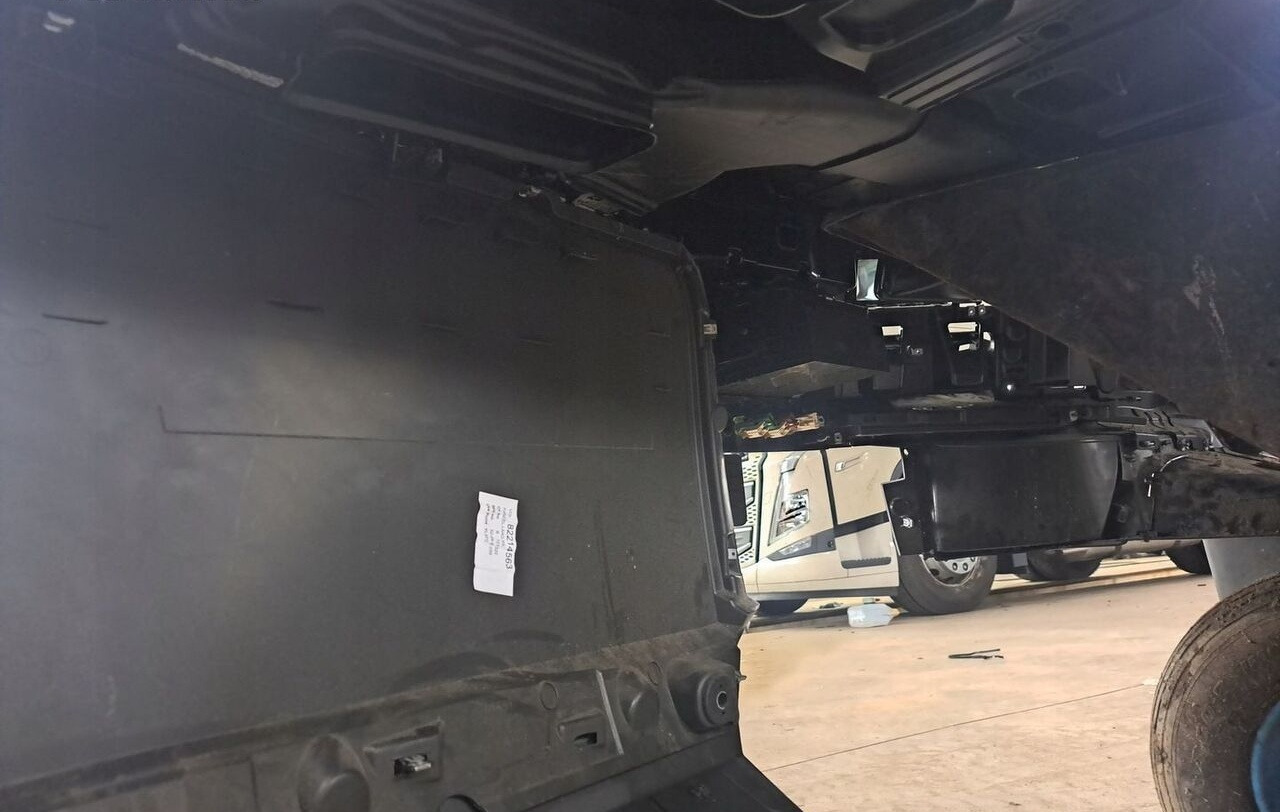 KONSOLA KOKPIT DESKA VOLVO FH 4 EURO 6 - Salpicadero para Camión: foto 3 KONSOLA KOKPIT DESKA VOLVO FH 4 EURO 6 - Salpicadero para Camión: foto 3