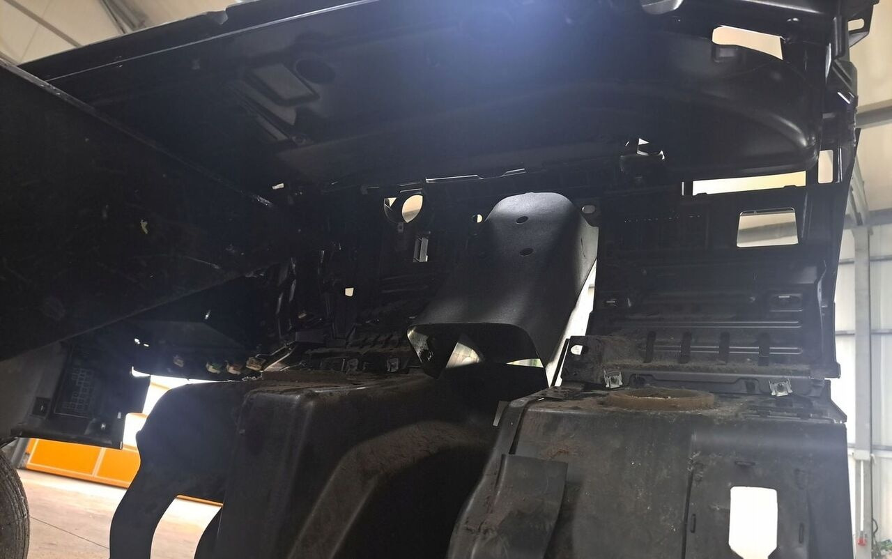 KONSOLA KOKPIT DESKA VOLVO FH 4 EURO 6 - Salpicadero para Camión: foto 4 KONSOLA KOKPIT DESKA VOLVO FH 4 EURO 6 - Salpicadero para Camión: foto 4