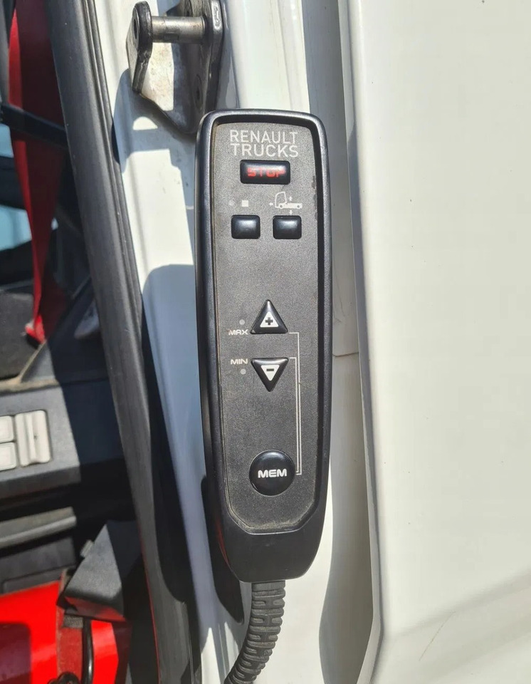 PILOT STEROWANIA PODUSZEK RENAULT GAMA T C K EURO 6 - Suspensión neumática: foto 1 PILOT STEROWANIA PODUSZEK RENAULT GAMA T C K EURO 6 - Suspensión neumática: foto 1