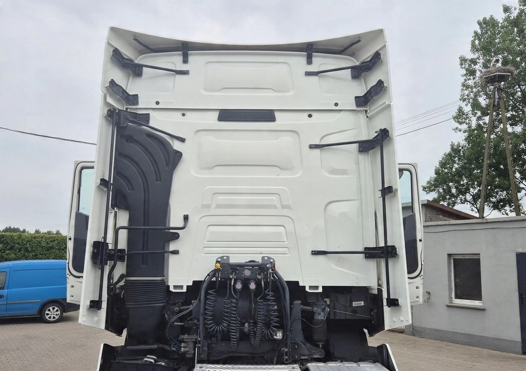 RENAULT GAMA RANGE EVO KABINA WYSOKA HIGH Renault T-Serie Evolution - Cabina: foto 4 RENAULT GAMA RANGE EVO KABINA WYSOKA HIGH Renault T-Serie Evolution - Cabina: foto 4