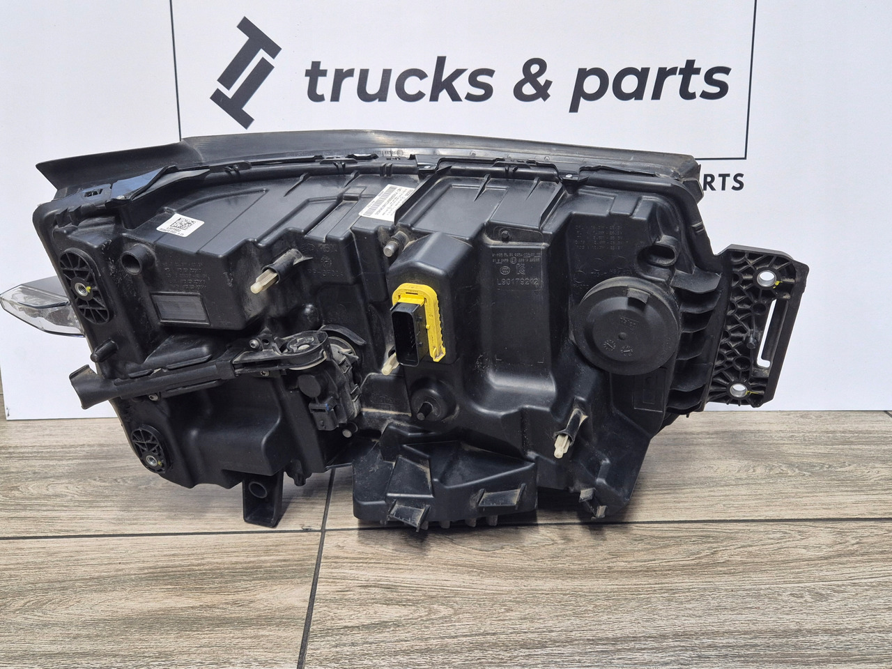 RENAULT REFLEKTOR LAMPA RENAULT RANGE T GAMA T EVOLUTION EVO LED LEWA - Faro delantero para Camión: foto 3 RENAULT REFLEKTOR LAMPA RENAULT RANGE T GAMA T EVOLUTION EVO LED LEWA - Faro delantero para Camión: foto 3