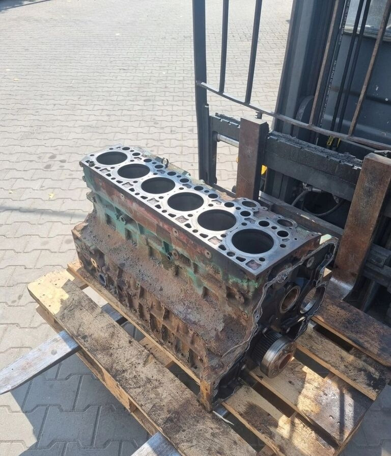 Renault WAŁ KORBOWY VOLVO FL FE PREMIUM MIDLUM DXI 7 D7E Deutz Renault , Volvo FE FL - Bloque de cilindros para Camión: foto 2 Renault WAŁ KORBOWY VOLVO FL FE PREMIUM MIDLUM DXI 7 D7E Deutz Renault , Volvo FE FL - Bloque de cilindros para Camión: foto 2