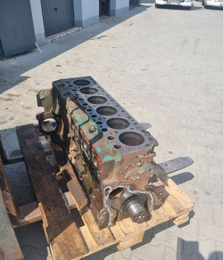 Renault WAŁ KORBOWY VOLVO FL FE PREMIUM MIDLUM DXI 7 D7E Deutz Renault , Volvo FE FL - Bloque de cilindros para Camión: foto 3 Renault WAŁ KORBOWY VOLVO FL FE PREMIUM MIDLUM DXI 7 D7E Deutz Renault , Volvo FE FL - Bloque de cilindros para Camión: foto 3