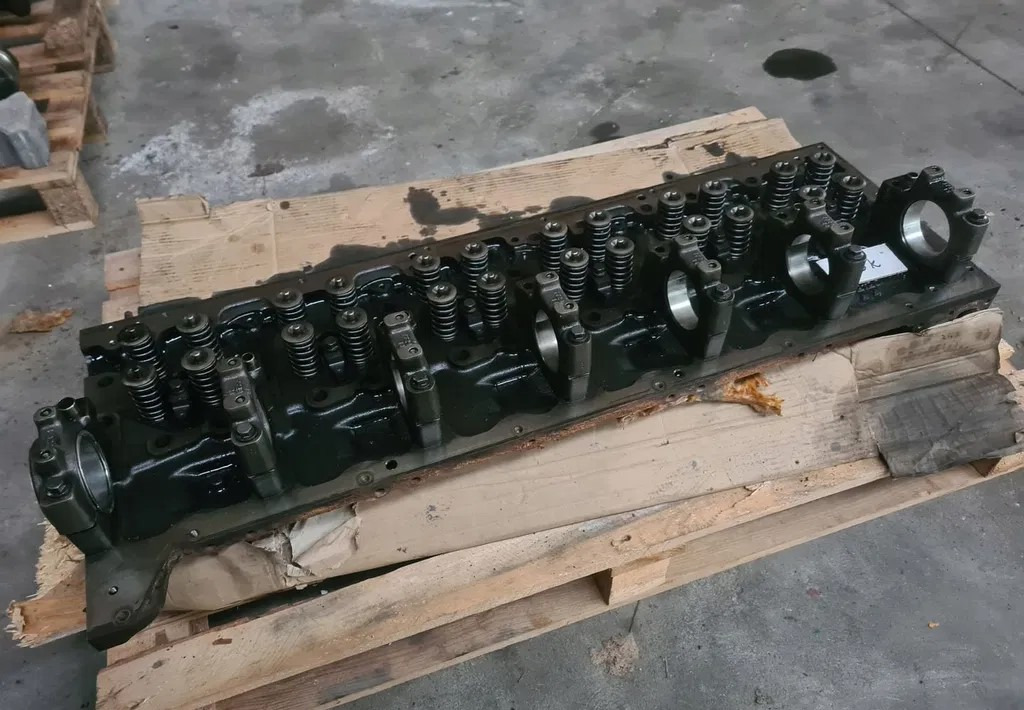 VOLVO 21754367 D13K - Cabezal de bloque: foto 1 VOLVO 21754367 D13K - Cabezal de bloque: foto 1