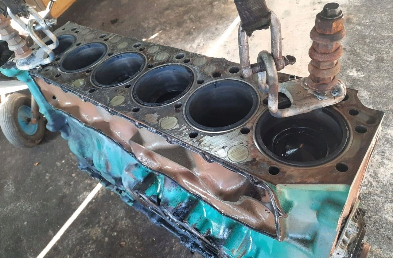 VOLVO BLOK TŁOKI WAŁ KORBOWY FM 9 D11C EUV - Motor para Camión: foto 5 VOLVO BLOK TŁOKI WAŁ KORBOWY FM 9 D11C EUV - Motor para Camión: foto 5