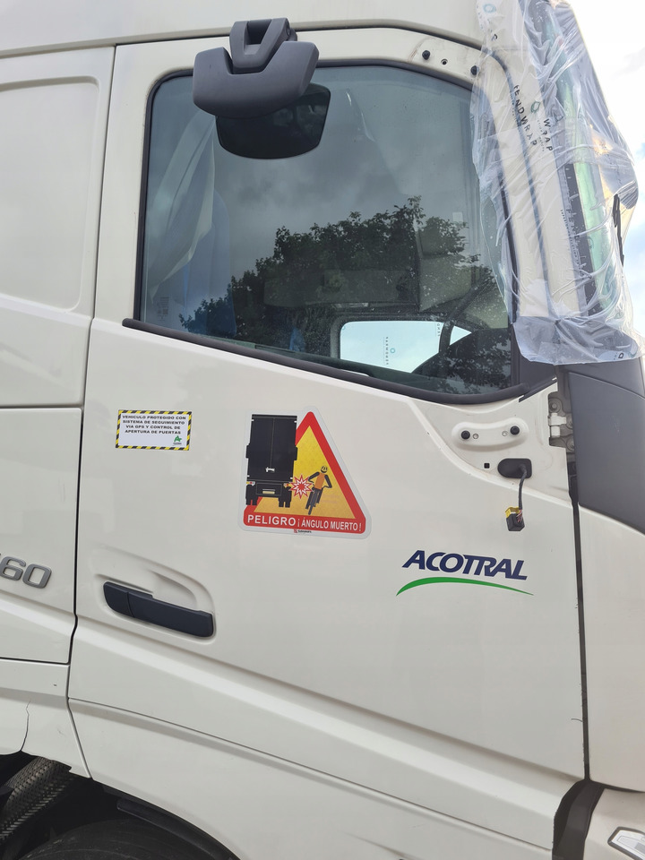 VOLVO DRZWI KOMPLETNE PRAWE VOLVO FH 5 ORYGINAŁ 1103 - Puerta y piezas: foto 1 VOLVO DRZWI KOMPLETNE PRAWE VOLVO FH 5 ORYGINAŁ 1103 - Puerta y piezas: foto 1