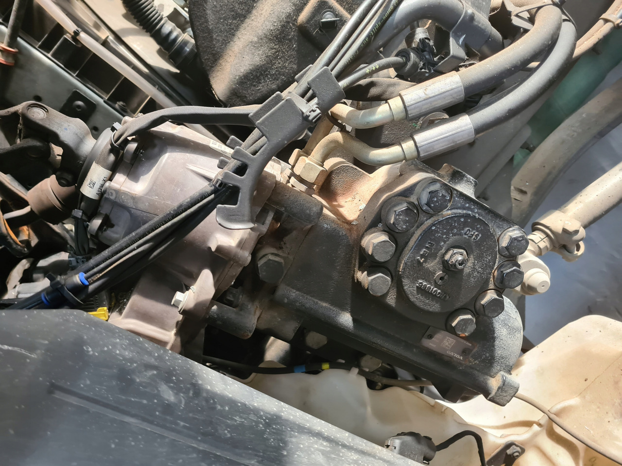 VOLVO KOLUMNA CZUJNIK PRZEKŁADNIA KIEROWNICZA ELEKTRYCZNA 175 BAR VOLVO FH 4 FH 5 - Caja de dirección para Camión: foto 2 VOLVO KOLUMNA CZUJNIK PRZEKŁADNIA KIEROWNICZA ELEKTRYCZNA 175 BAR VOLVO FH 4 FH 5 - Caja de dirección para Camión: foto 2