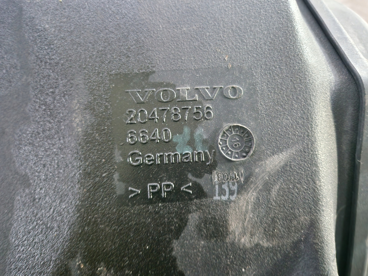 VOLVO OBUDOWA FILTRA POWIETRZA VOLVO FH 16 EURO 6 - Filtro de aire para Camión: foto 5 VOLVO OBUDOWA FILTRA POWIETRZA VOLVO FH 16 EURO 6 - Filtro de aire para Camión: foto 5