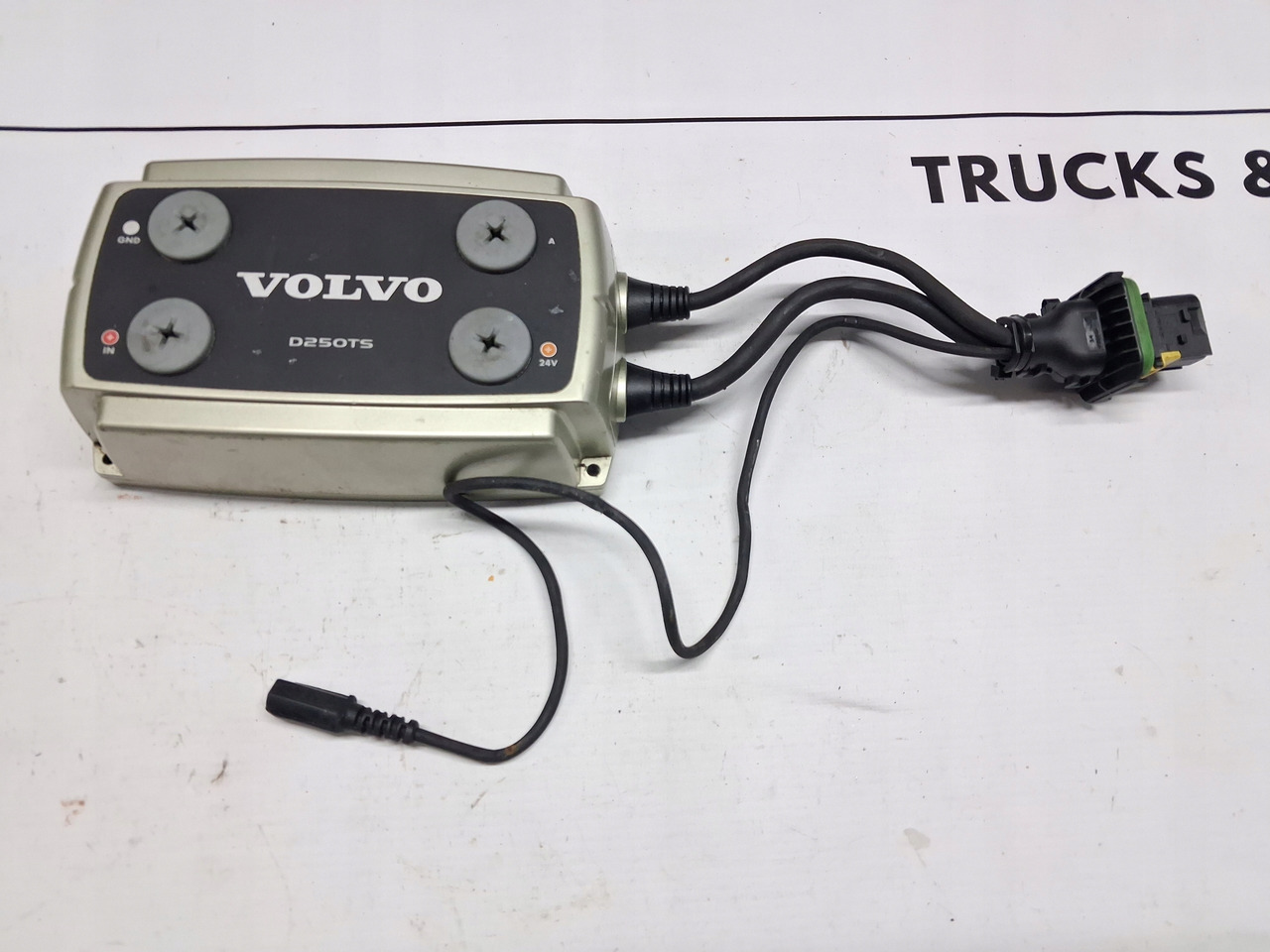 VOLVO PRZEKAŹNIK KONWERTER ŁADOWARKA PRZETWORNICA VOLVO FH FM 4 5 - Sistema eléctrico para Camión: foto 2 VOLVO PRZEKAŹNIK KONWERTER ŁADOWARKA PRZETWORNICA VOLVO FH FM 4 5 - Sistema eléctrico para Camión: foto 2