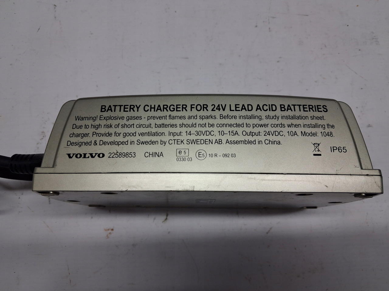 VOLVO PRZEKAŹNIK KONWERTER ŁADOWARKA PRZETWORNICA VOLVO FH FM 4 5 - Sistema eléctrico para Camión: foto 3 VOLVO PRZEKAŹNIK KONWERTER ŁADOWARKA PRZETWORNICA VOLVO FH FM 4 5 - Sistema eléctrico para Camión: foto 3