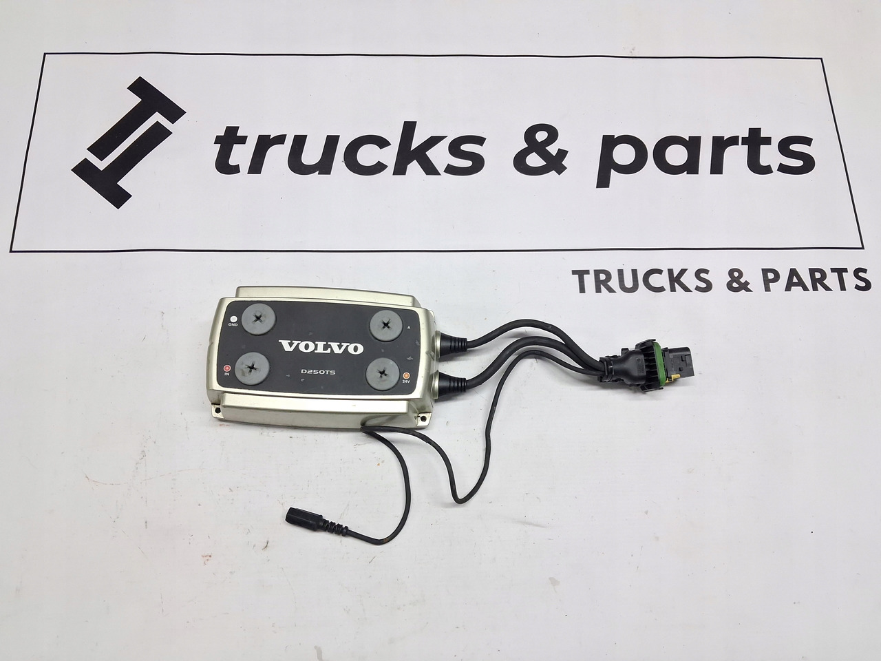 VOLVO PRZEKAŹNIK KONWERTER ŁADOWARKA PRZETWORNICA VOLVO FH FM 4 5 - Sistema eléctrico para Camión: foto 1 VOLVO PRZEKAŹNIK KONWERTER ŁADOWARKA PRZETWORNICA VOLVO FH FM 4 5 - Sistema eléctrico para Camión: foto 1