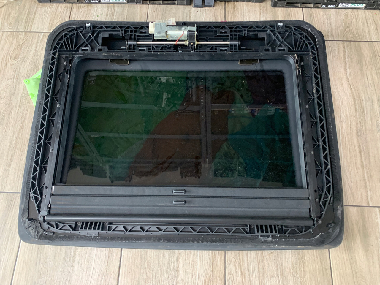 VOLVO SZYBERDACH KOMPLETNY VOLVO FH 4 - Cabina e interior para Camión: foto 3 VOLVO SZYBERDACH KOMPLETNY VOLVO FH 4 - Cabina e interior para Camión: foto 3