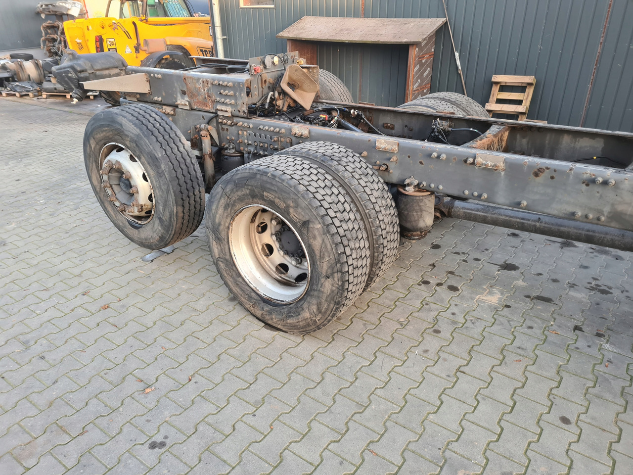 VOLVO WÓZEK DOLLY MOST PIASTY OŚ PODNOSZONA SKRĘTNA RAMA DO NACZEPY PRZYCZEPY 6x2 - Eje y piezas para Camión: foto 5 VOLVO WÓZEK DOLLY MOST PIASTY OŚ PODNOSZONA SKRĘTNA RAMA DO NACZEPY PRZYCZEPY 6x2 - Eje y piezas para Camión: foto 5