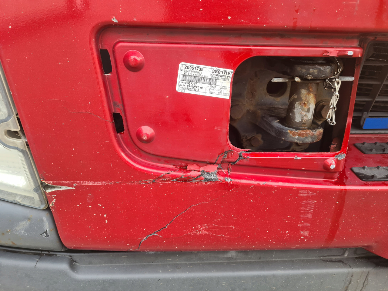 VOLVO ZDERZAK KOMPLETNY Z LAMPAMI BELKA STOPNIE VOLVO FL 22.5 EURO 5 - Parachoques para Camión: foto 4 VOLVO ZDERZAK KOMPLETNY Z LAMPAMI BELKA STOPNIE VOLVO FL 22.5 EURO 5 - Parachoques para Camión: foto 4