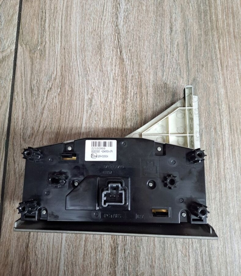 Volvo PANEL NAWIEWU OGRZEWANIA KLIMATYZACJI VOLVO FH 4 22130999 - Salpicadero para Camión: foto 2 Volvo PANEL NAWIEWU OGRZEWANIA KLIMATYZACJI VOLVO FH 4 22130999 - Salpicadero para Camión: foto 2