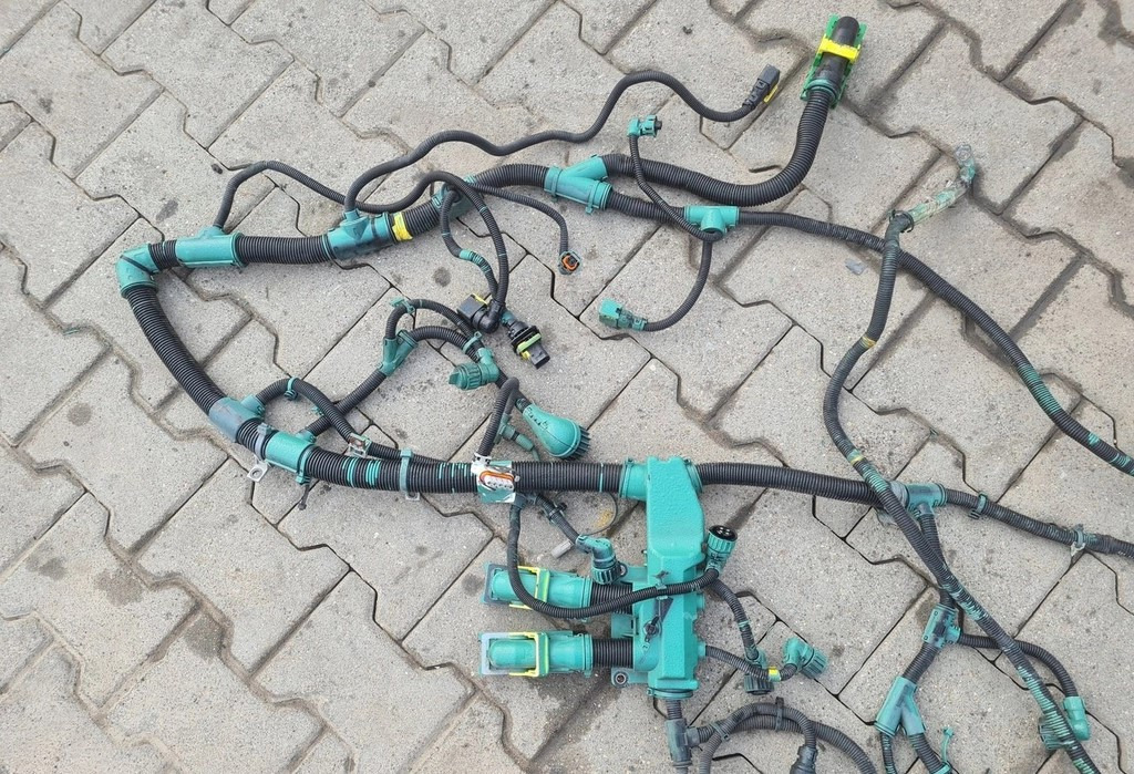 WIĄZKA INSTALACJA SILNIKA VOLVO FH 4 FM 4 D13K 22477020 P02 - Cables/ Alambres: foto 2 WIĄZKA INSTALACJA SILNIKA VOLVO FH 4 FM 4 D13K 22477020 P02 - Cables/ Alambres: foto 2