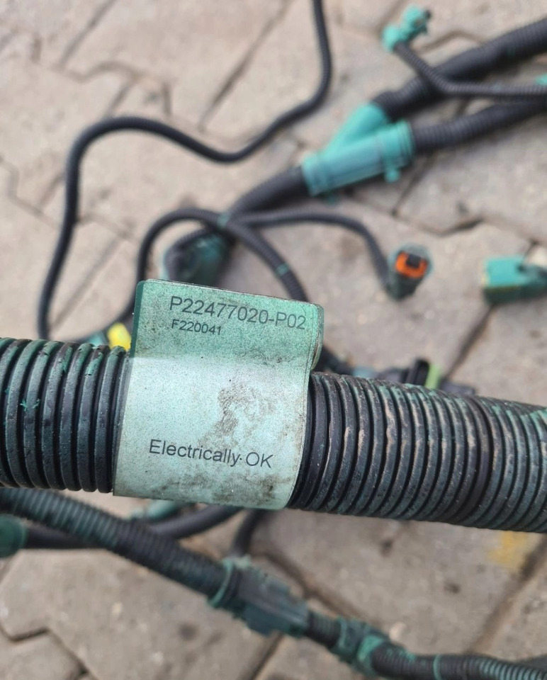 WIĄZKA INSTALACJA SILNIKA VOLVO FH 4 FM 4 D13K 22477020 P02 - Cables/ Alambres: foto 4 WIĄZKA INSTALACJA SILNIKA VOLVO FH 4 FM 4 D13K 22477020 P02 - Cables/ Alambres: foto 4