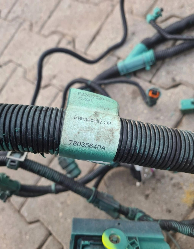 WIĄZKA INSTALACJA SILNIKA VOLVO FH 4 FM 4 D13K 22477020 P02 - Cables/ Alambres: foto 5 WIĄZKA INSTALACJA SILNIKA VOLVO FH 4 FM 4 D13K 22477020 P02 - Cables/ Alambres: foto 5