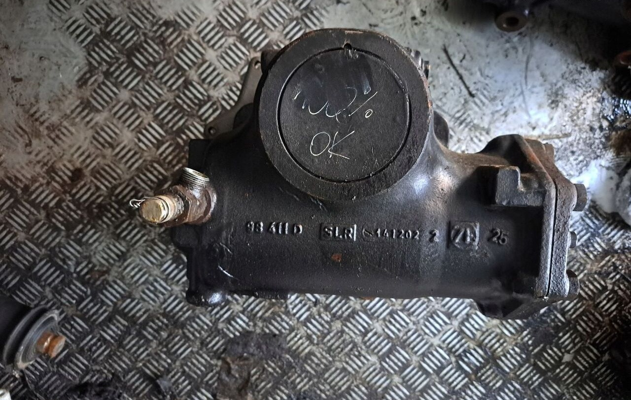 ZF KOLUMNA PRZEKŁADNIA KIEROWNICZA VOLVO FH FM 9 12 13 - Caja de dirección para Camión: foto 1 ZF KOLUMNA PRZEKŁADNIA KIEROWNICZA VOLVO FH FM 9 12 13 - Caja de dirección para Camión: foto 1