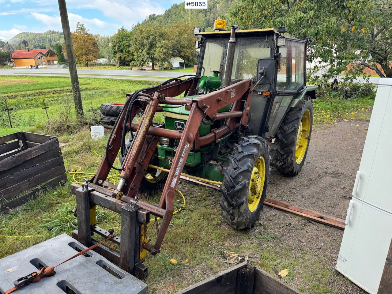 1982 John Deere 1140 with front loader and a parts tractor - Tractor: foto 1 1982 John Deere 1140 with front loader and a parts tractor - Tractor: foto 1