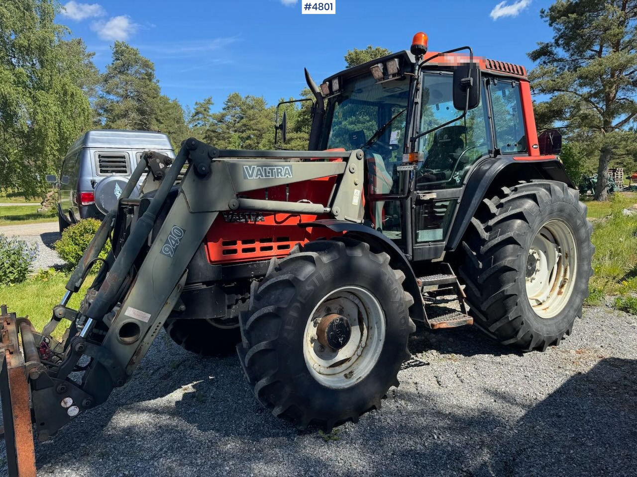2002 Valtra 6300 4x4 w/ front loader - Tractor: foto 1 2002 Valtra 6300 4x4 w/ front loader - Tractor: foto 1