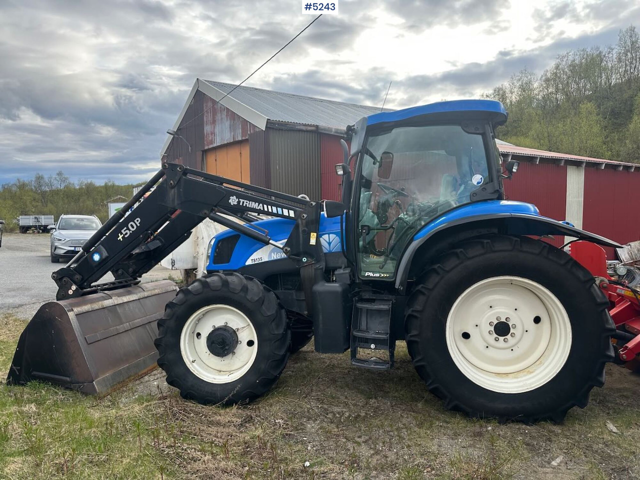 2007 New Holland TS135 4x4 tractor w/ front loader. WATCH VIDEO. - Tractor: foto 2 2007 New Holland TS135 4x4 tractor w/ front loader. WATCH VIDEO. - Tractor: foto 2