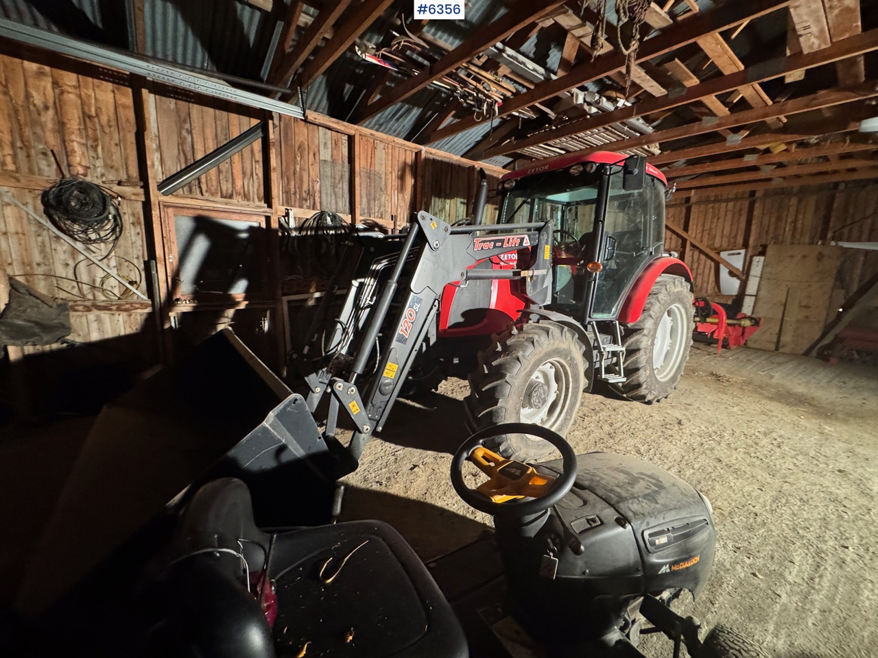 2008 Zetor 8541 Proxima Plus with loader, pallet forks, and snow bucket. Only 1,452 hours! - Tractor: foto 2 2008 Zetor 8541 Proxima Plus with loader, pallet forks, and snow bucket. Only 1,452 hours! - Tractor: foto 2