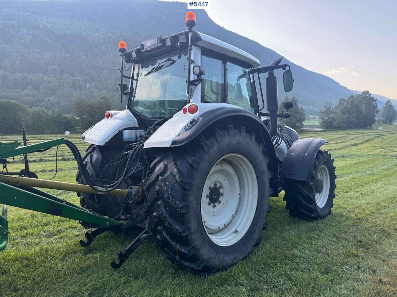 2009 Valtra T202 w/ loader - Tractor: foto 3 2009 Valtra T202 w/ loader - Tractor: foto 3