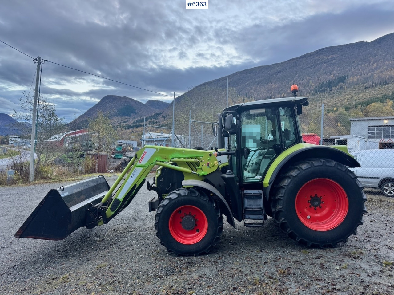 2013 Claas Arion 550 w/ Front loader, Bucket, forks and rear cutters. 1110 hours! - Tractor: foto 4 2013 Claas Arion 550 w/ Front loader, Bucket, forks and rear cutters. 1110 hours! - Tractor: foto 4
