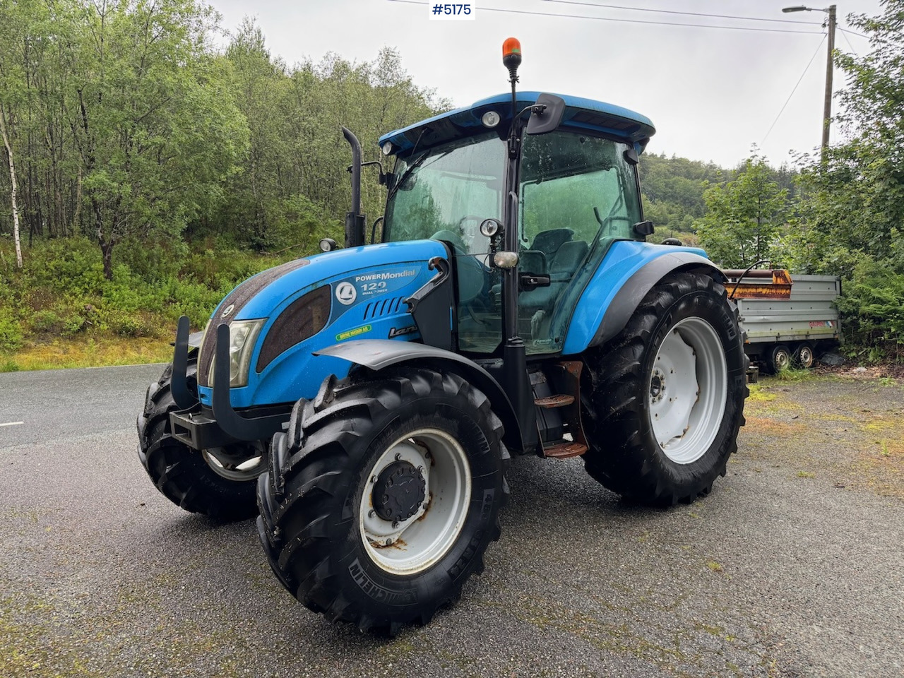 2013 Landini Powermondial 120 w/front loader and some equipment. Low hours! - Tractor: foto 1 2013 Landini Powermondial 120 w/front loader and some equipment. Low hours! - Tractor: foto 1