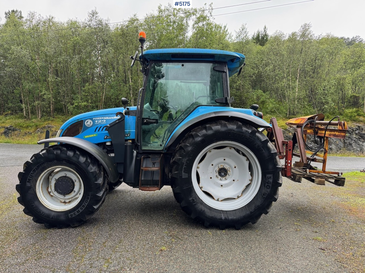 2013 Landini Powermondial 120 w/front loader and some equipment. Low hours! - Tractor: foto 4 2013 Landini Powermondial 120 w/front loader and some equipment. Low hours! - Tractor: foto 4