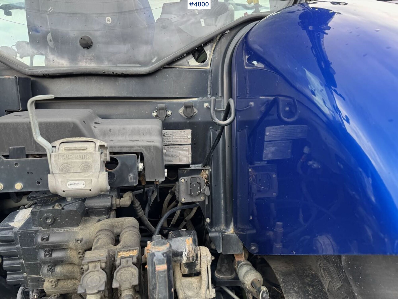 Tractor 2013 New Holland T7.210 AC Blue Power m/ Frontlaster: foto 18 Tractor 2013 New Holland T7.210 AC Blue Power m/ Frontlaster: foto 18