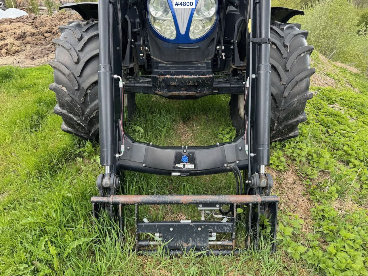 Tractor 2013 New Holland T7.210 AC Blue Power m/ Frontlaster: foto 8 Tractor 2013 New Holland T7.210 AC Blue Power m/ Frontlaster: foto 8