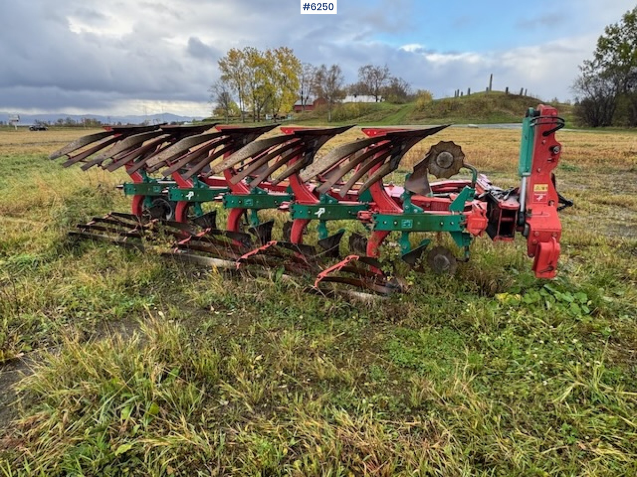 2017 Kverneland EG 5-coil reversible plow w/ new coulters and extra equipment! - Equipo para trabajo del suelo: foto 2 2017 Kverneland EG 5-coil reversible plow w/ new coulters and extra equipment! - Equipo para trabajo del suelo: foto 2