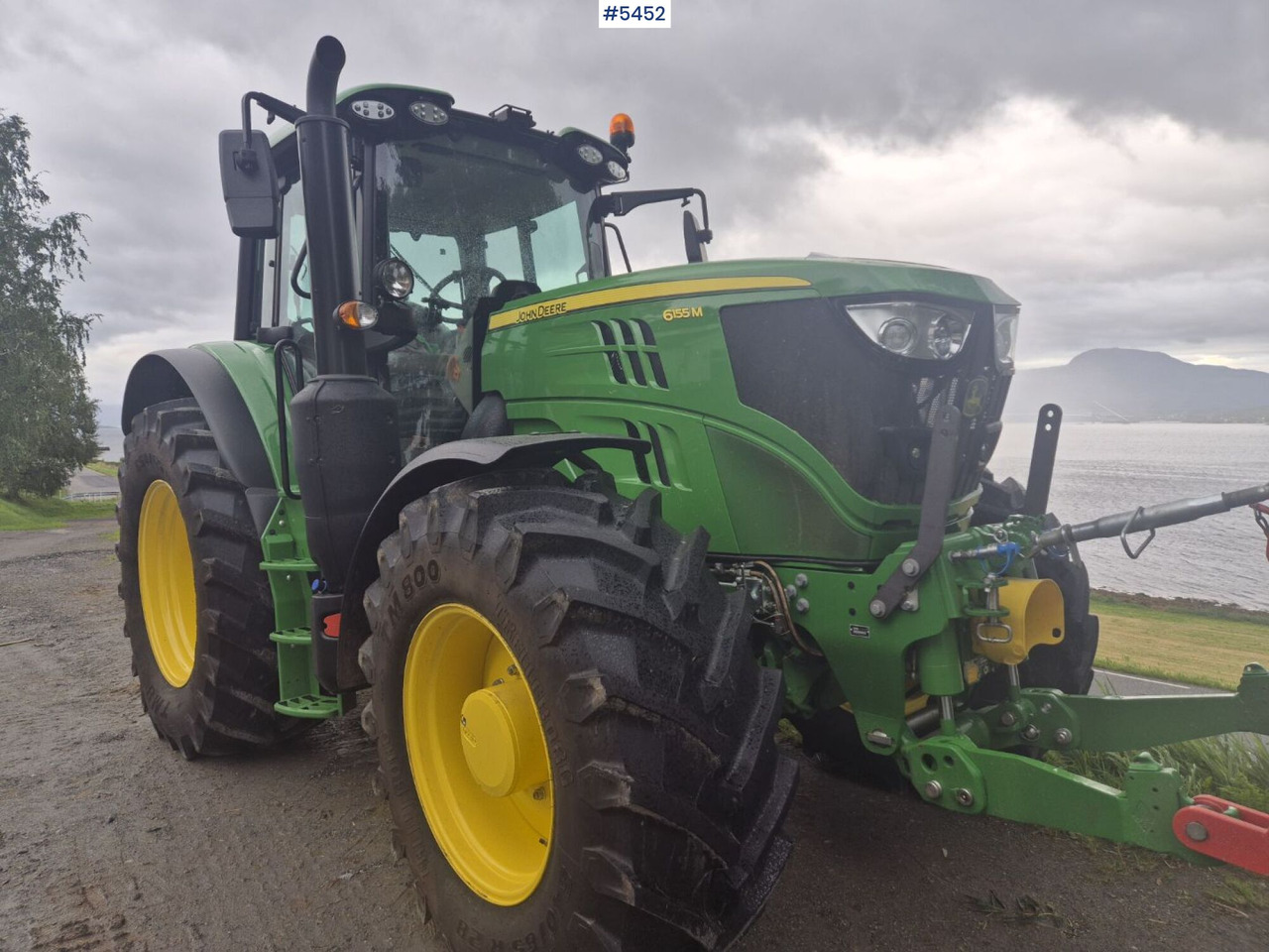 2024 John Deere 6155M w/ front hydraulics & PTO - Tractor: foto 1 2024 John Deere 6155M w/ front hydraulics & PTO - Tractor: foto 1