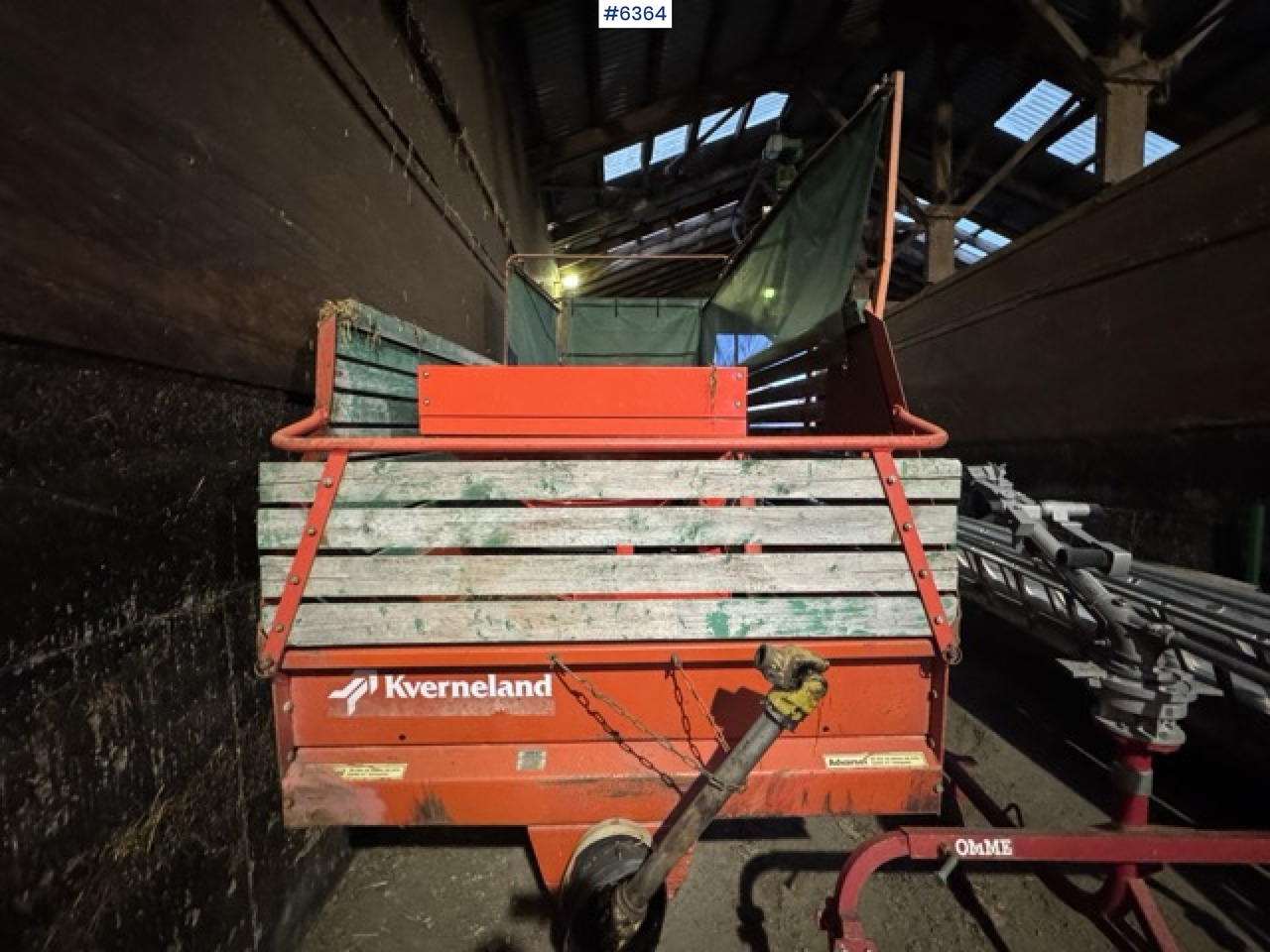 Approx. 1990 Kverneland UN7000 unloading wagon - Maquinaria de henificación: foto 4 Approx. 1990 Kverneland UN7000 unloading wagon - Maquinaria de henificación: foto 4