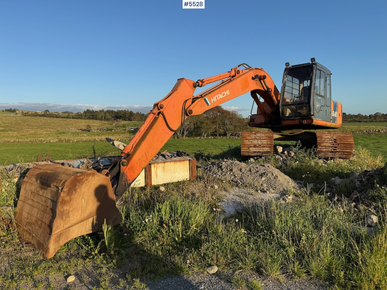 Hitachi EX 120-2. - Excavadora: foto 1 Hitachi EX 120-2. - Excavadora: foto 1