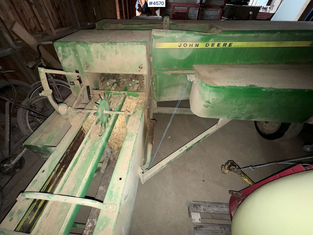 John Deere 332A Square baler - Maquinaria de henificación: foto 2 John Deere 332A Square baler - Maquinaria de henificación: foto 2