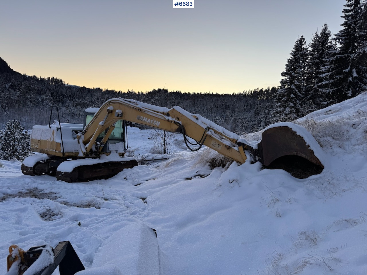 Komatsu PC 130-5K. - Excavadora: foto 4 Komatsu PC 130-5K. - Excavadora: foto 4