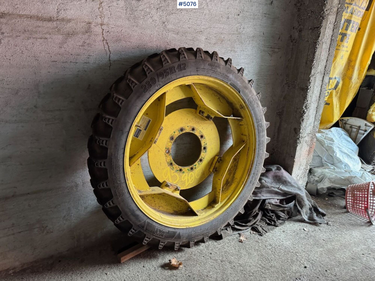Sprayer Wheels (used on a John Deere 6830) - Pulverizador: foto 3 Sprayer Wheels (used on a John Deere 6830) - Pulverizador: foto 3