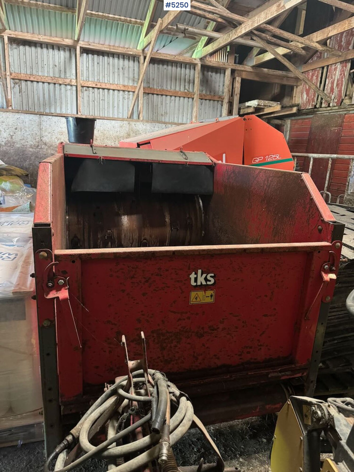 TKS K2 CombiCutter (round‑bale shredder/feeder machine) - Maquinaria de henificación: foto 1 TKS K2 CombiCutter (round‑bale shredder/feeder machine) - Maquinaria de henificación: foto 1