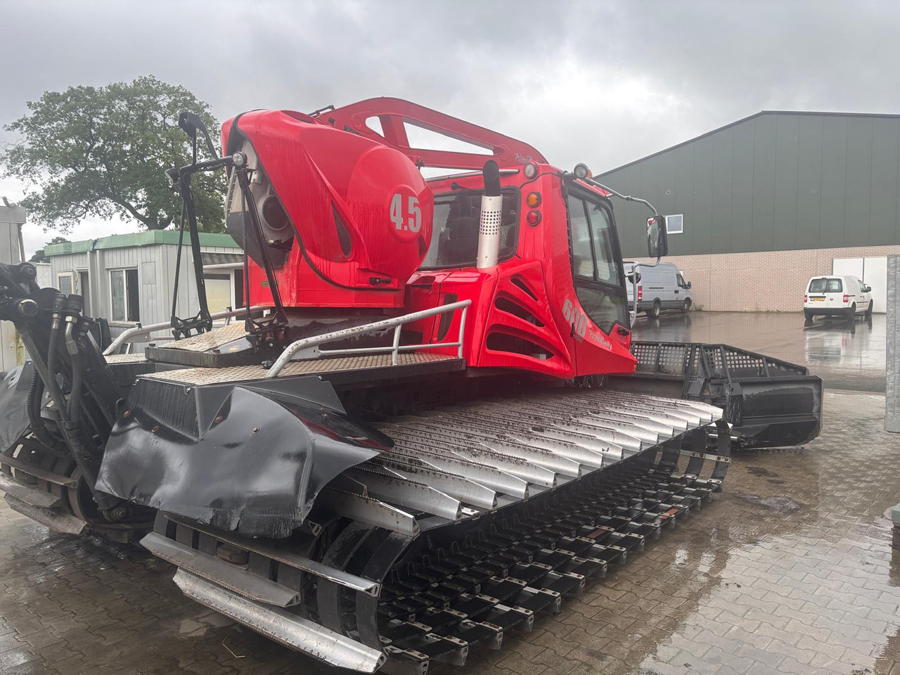 KÄSSBOHRER Pistenbully 600 - Vehículo municipal: foto 5 KÄSSBOHRER Pistenbully 600 - Vehículo municipal: foto 5