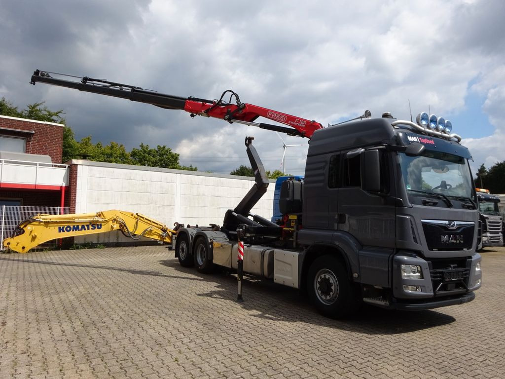 MAN 26.500 Abroller + Fassi F125A Kran 6x2-4 Allrad - Camión multibasculante, Camión grúa: foto 3 MAN 26.500 Abroller + Fassi F125A Kran 6x2-4 Allrad - Camión multibasculante, Camión grúa: foto 3