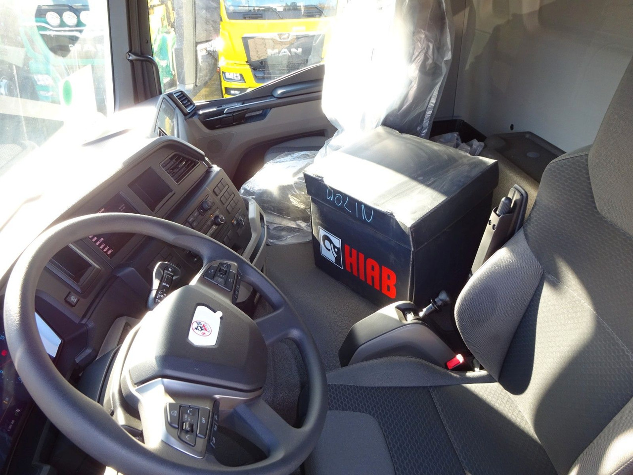 MAN 33.430 6x6 3-SEITENKIPPER KRAN HIAB 228- 6HYDRO - Camión volquete, Camión grúa: foto 5 MAN 33.430 6x6 3-SEITENKIPPER KRAN HIAB 228- 6HYDRO - Camión volquete, Camión grúa: foto 5