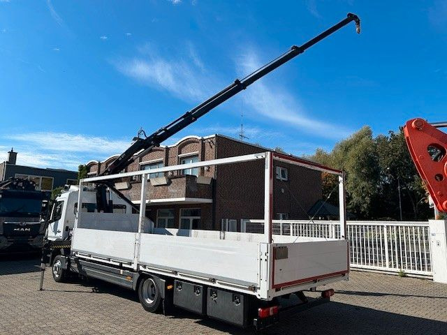 Mercedes-Benz 1221 Pritsche + HIAB XS077 ES 3 - 4x2 weiß - Camión caja abierta, Camión grúa: foto 3 Mercedes-Benz 1221 Pritsche + HIAB XS077 ES 3 - 4x2 weiß - Camión caja abierta, Camión grúa: foto 3