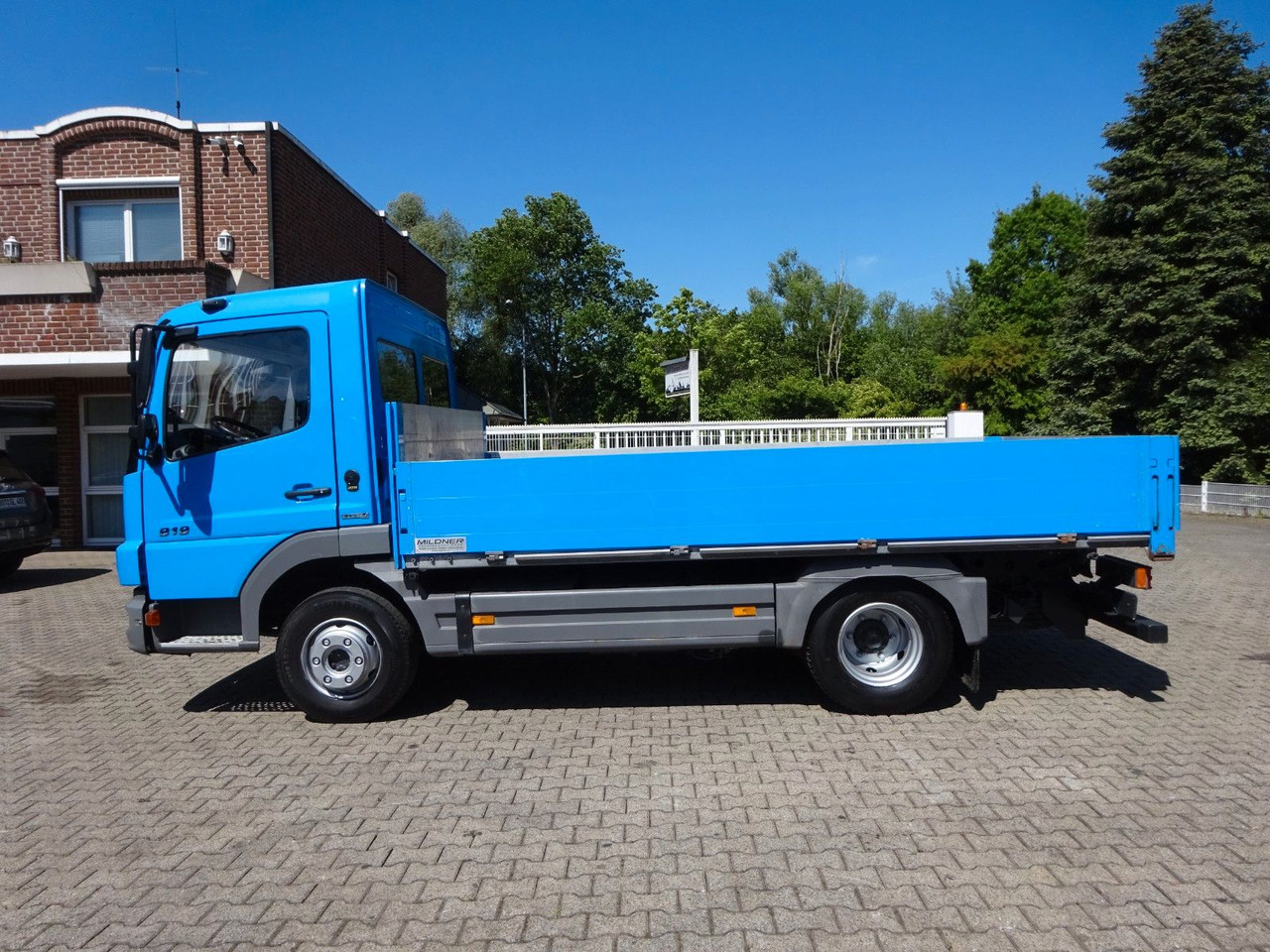 Mercedes-Benz 818 Atego kurze Pritsche 4.0 Meter - Furgoneta caja abierta: foto 3 Mercedes-Benz 818 Atego kurze Pritsche 4.0 Meter - Furgoneta caja abierta: foto 3