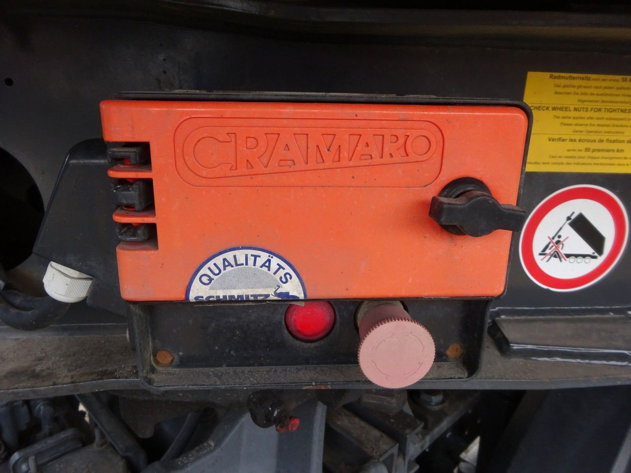 Semirremolque volquete Schmitz Cargobull SGF S3 Kipp Auflieger Mulde mit 3 Achsen: foto 13