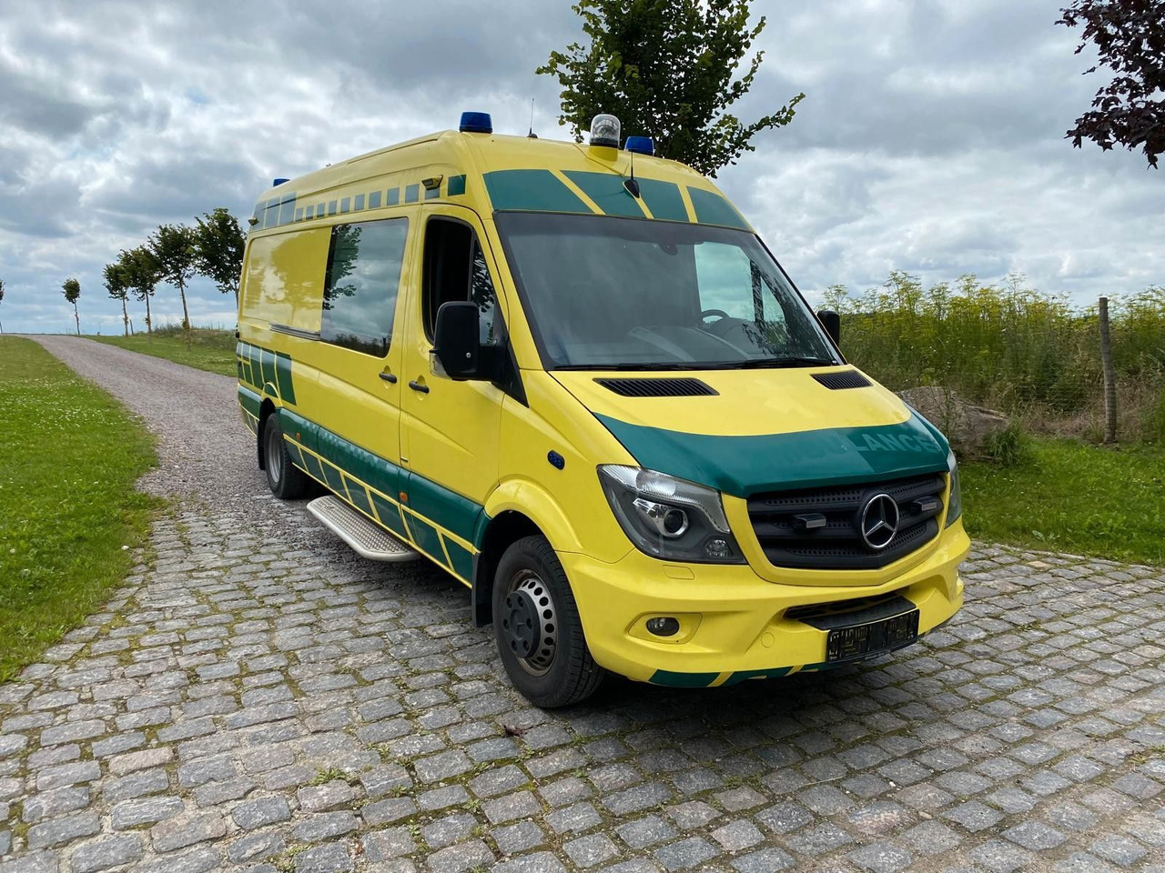Mercedes-Benz Sprinter 519 CDI MAXI +Lift *20 000€ netto - Ambulancia: foto 1 Mercedes-Benz Sprinter 519 CDI MAXI +Lift *20 000€ netto - Ambulancia: foto 1