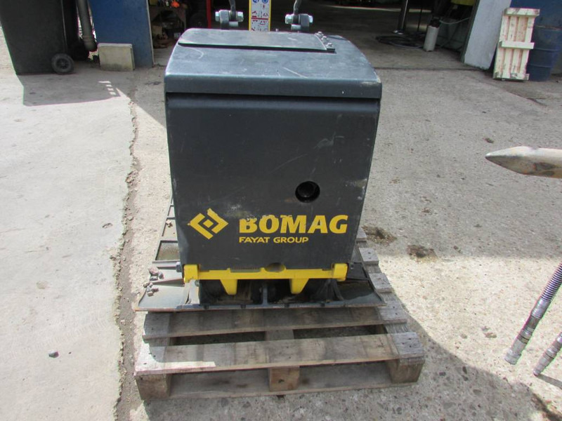 Bomag BPR 50/55 D Rüttelplatte 6.500 EUR - Plancha reversible: foto 4 Bomag BPR 50/55 D Rüttelplatte 6.500 EUR - Plancha reversible: foto 4